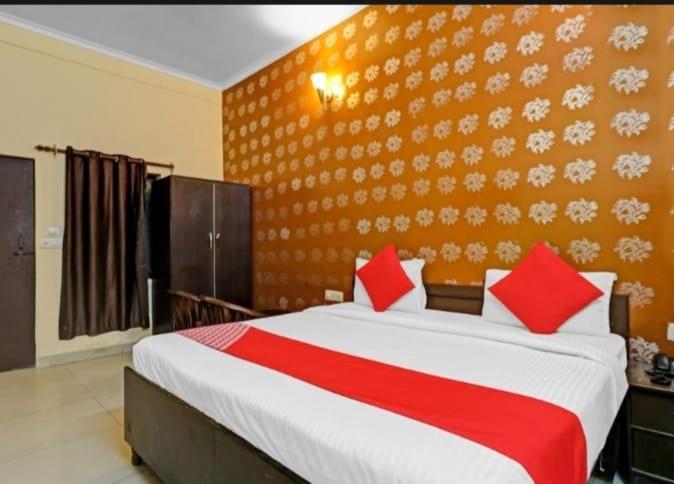 The Hotel Grace Place Inn นิวเดลี ภายนอก รูปภาพ